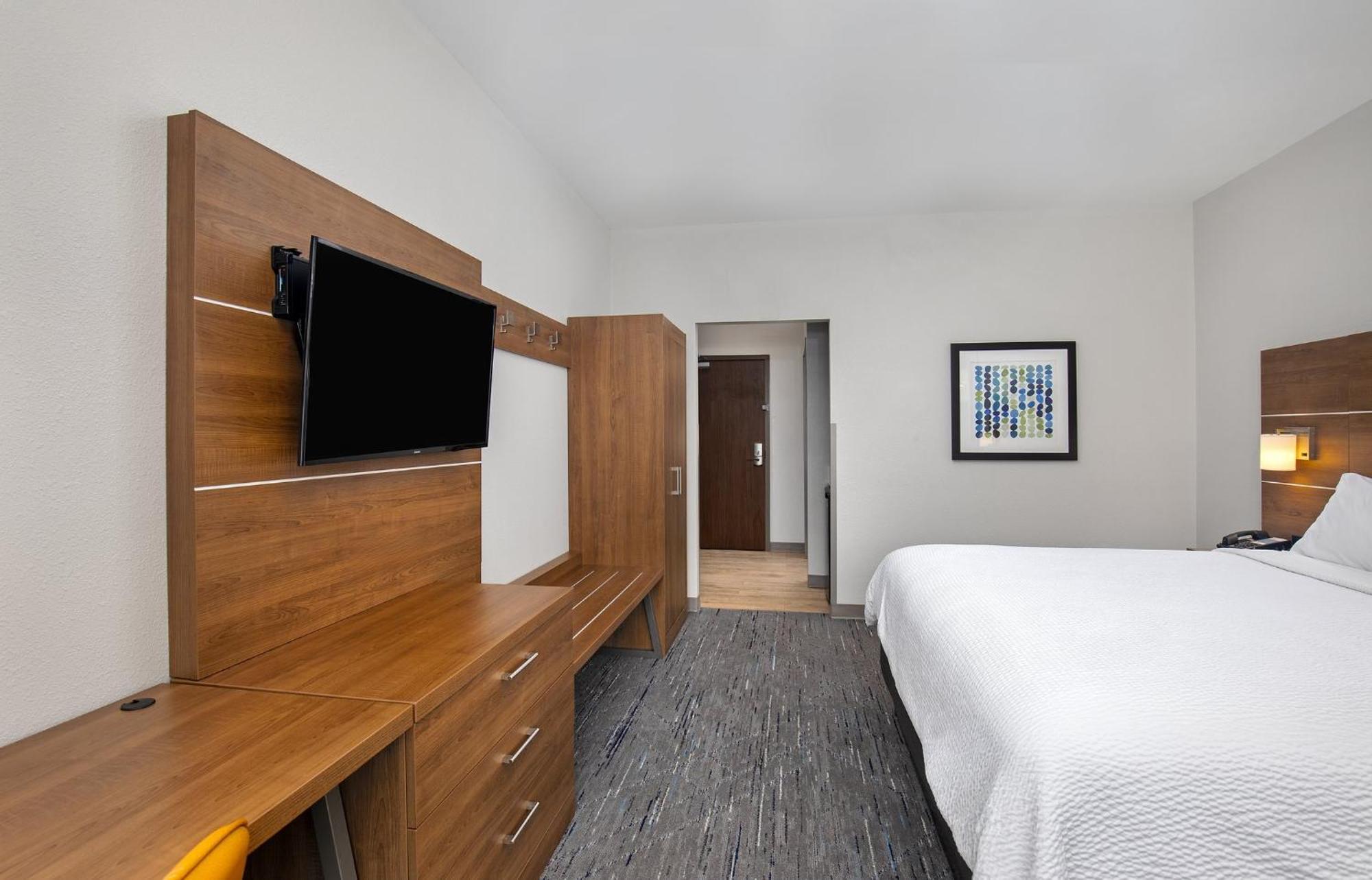 Holiday Inn Express & Suites - Carrollton West By Ihg Exterior photo