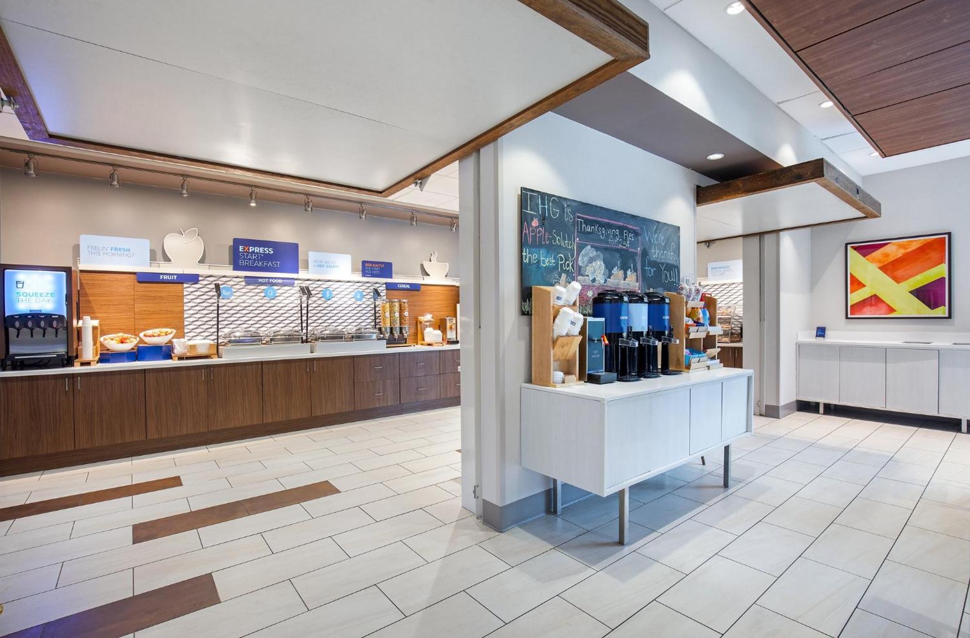 Holiday Inn Express & Suites - Carrollton West By Ihg Exterior photo